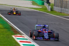 Daniil Kvyat (RUS) Scuderia Toro Rosso STR14